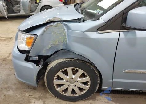 2013 Chrysler Town & Country Touring из США, поврежденный, VIN 2C4RC1BG5DR566147